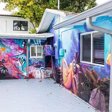Cozy & Colorful Miami Art Canvas W/Hottub & Murals Exterior photo